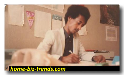 home-biz-trends.com/about-me.html - About Me: Journalist, poet and writer Khalid Mohammed Osman at his office in al-Watan Newspaper, Kuwait, 1985.