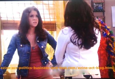 Hollywood Heights: Loren Tate (Brittany Underwood) Asking Her Best Friend Melissa Sanders (Ashley Holliday) for Advices to Relief Her from the Pain of Love, When Chloe Carter (Cynthia Kowalski) Tried to Hurt Her.
