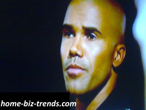 home-biz-trends.com - Shemar Franklin Moore (Derek Morgan) in the TV Series Criminal Minds, Has Some Bright Letters and Polite Touches with Kristen Vangsness (Penelope Garcia).