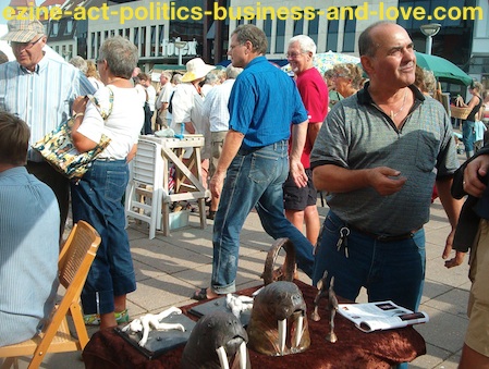 Garage Sale: Organizing Flea Markets to Sell Arts.